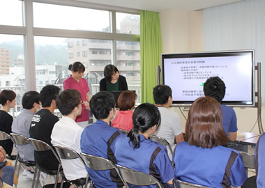 VA管理チームでの勉強会風景