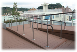 屋外での歩行・階段昇降訓練スペース