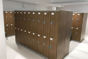 更衣室ロッカー